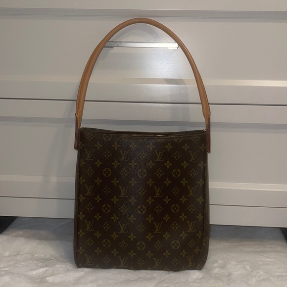 Louis Vuitton Handbags - 2001 LOUIS VUITTON LOOPING MONOGRAM MM